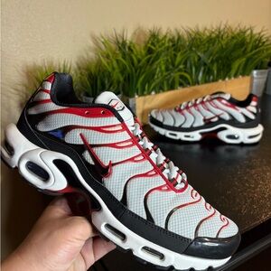 Nike Air Max Plus White Red Men’s Size 9 Sales Sample Value $500 Rare